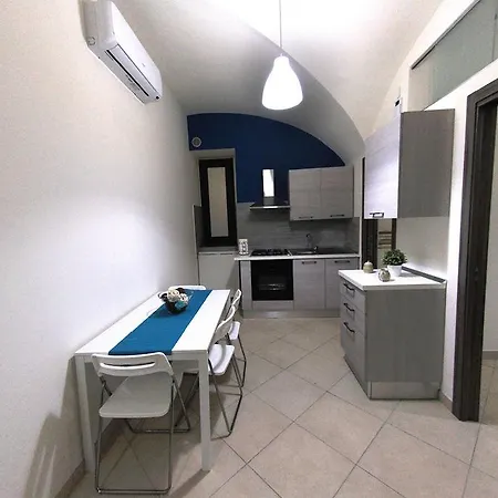 Dante Apartment